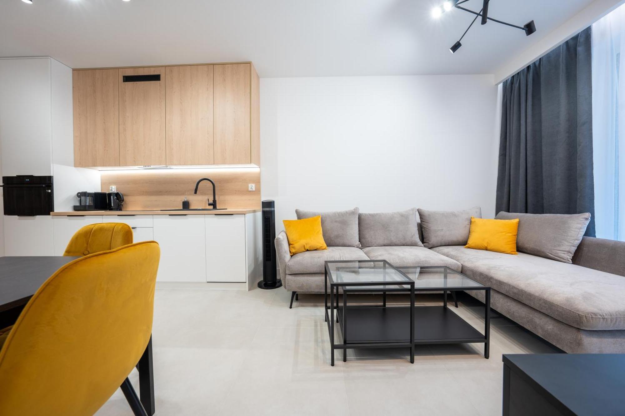 Miodowy Z Duzym Tarasem W Rewalu, Blisko Morza Apartment