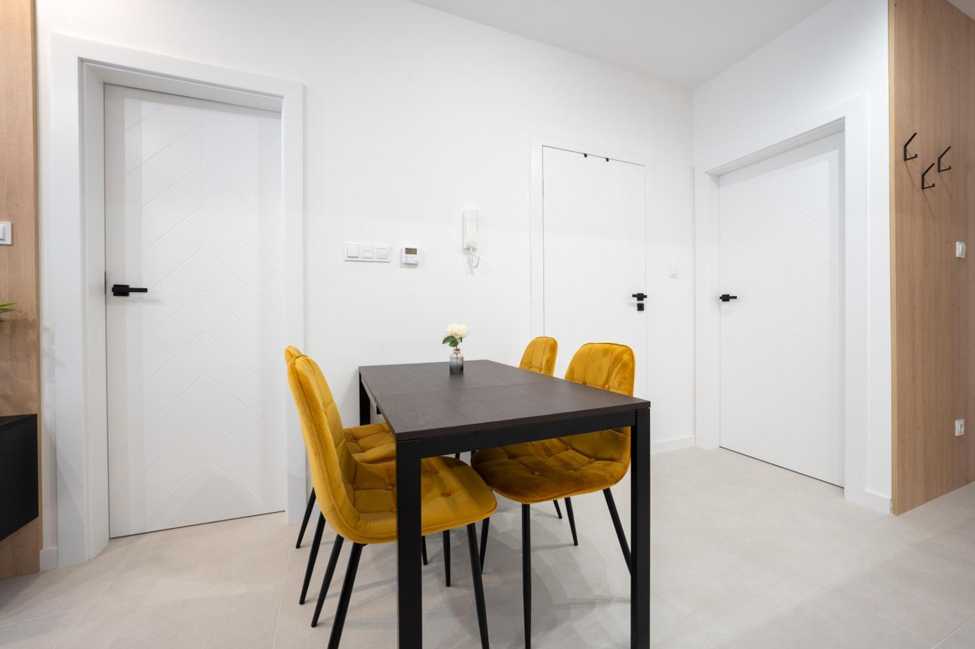 Apartment Miodowy Z Duzym Tarasem W Rewalu, Blisko Morza
